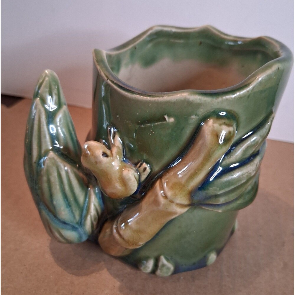 vintage Majolica-style ceramic frog planter
